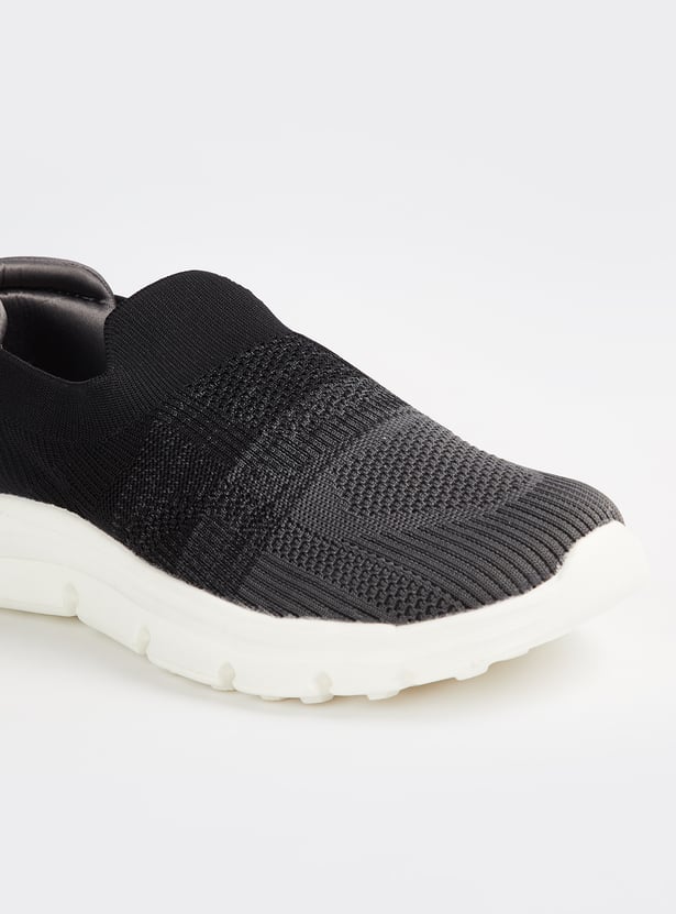 Men Basic Slip-On Sports Shoes