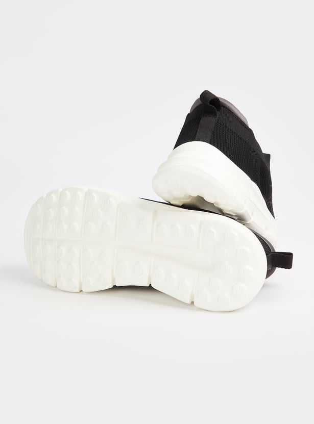 Men Basic Slip-On Sports Shoes