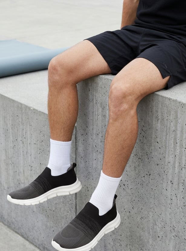 Men Basic Slip-On Sports Shoes
