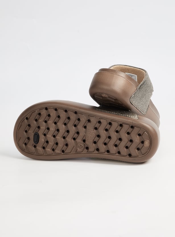 Women Textured T-strap Sandals