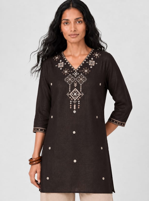 Women Embroidered Straight Kurti