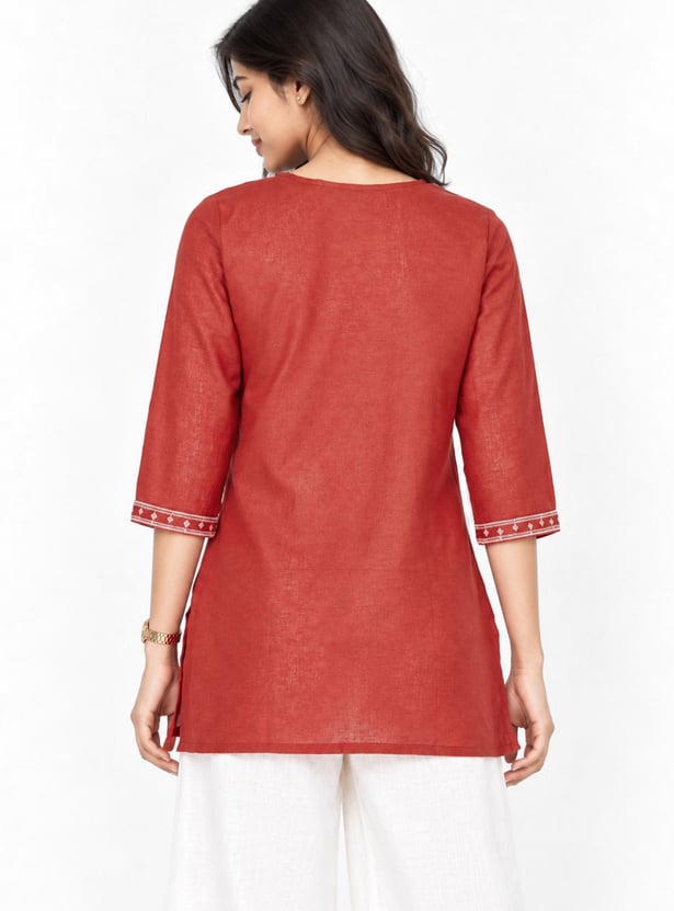 Women Embroidered Straight Kurti