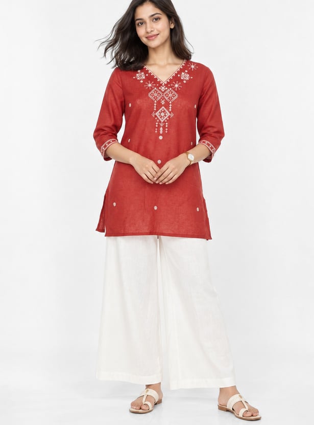 Women Embroidered Straight Kurti