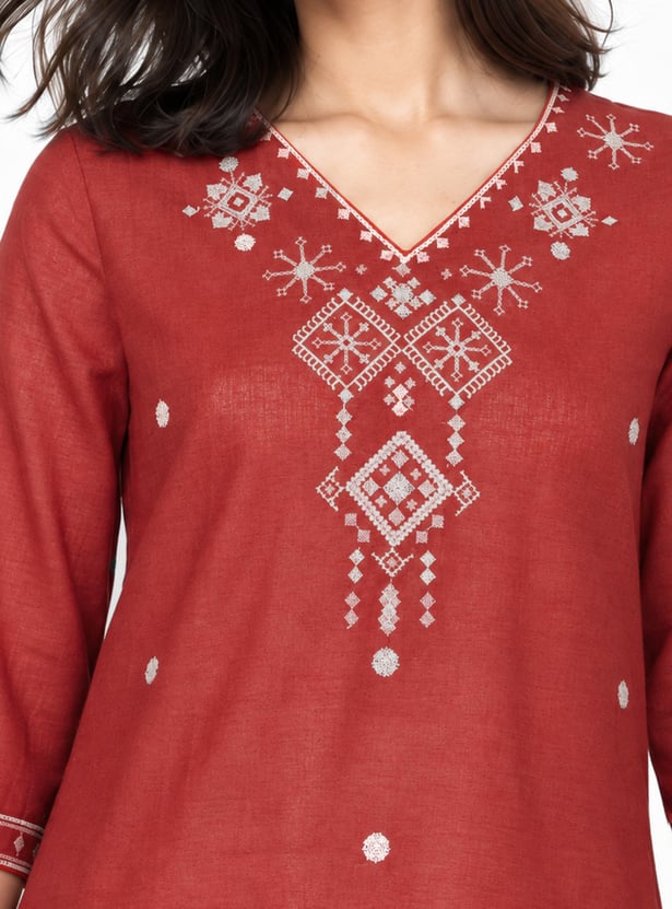 Women Embroidered Straight Kurti