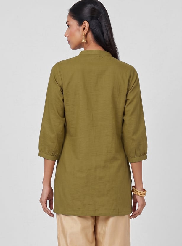 Women Embroidered Straight Kurti