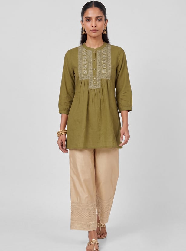 Women Embroidered Straight Kurti