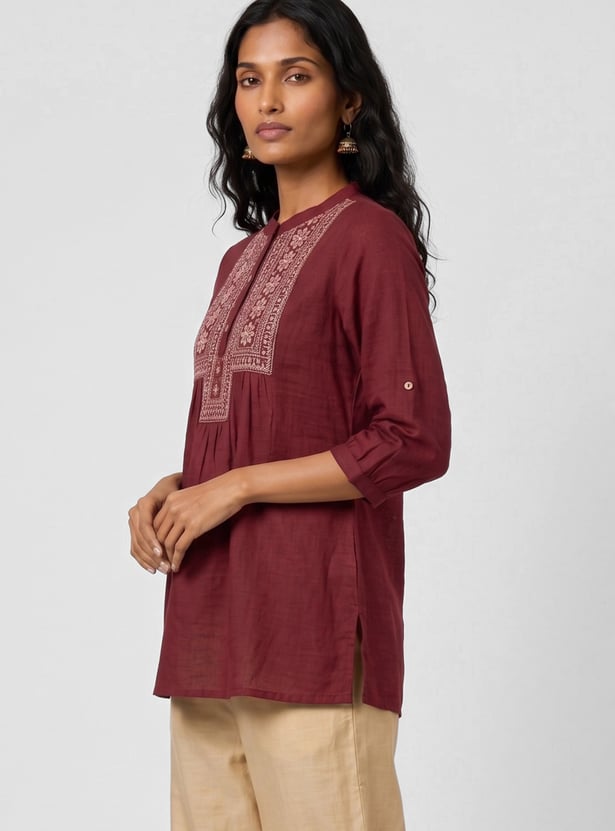 Women Embroidered Straight Kurti