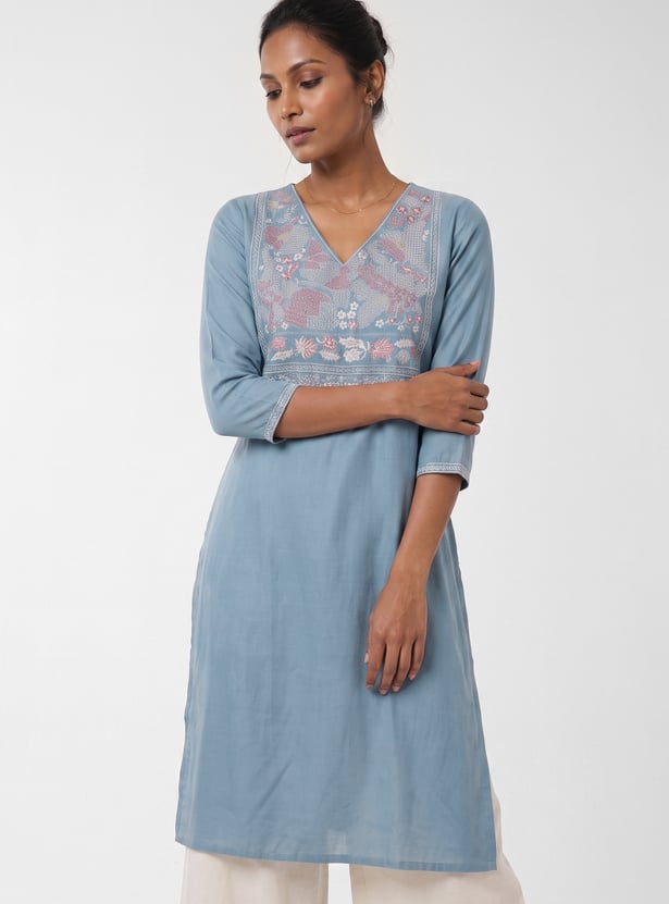 Women Embroidered Straight Kurta