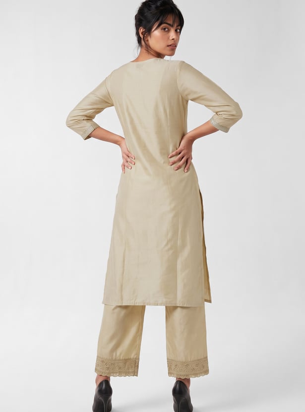 Women Embroidered Straight Kurta