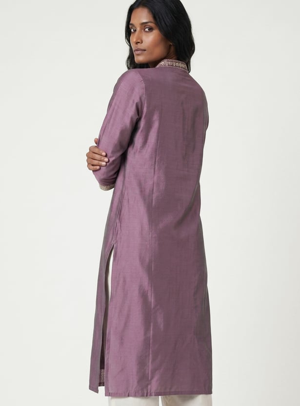 Women Embroidered Straight Kurta