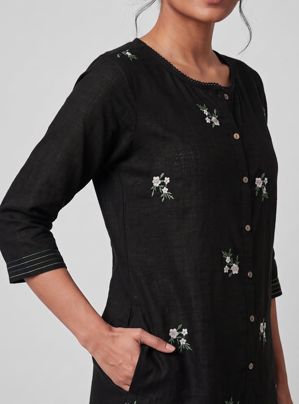 Women Embroidered Straight Kurta