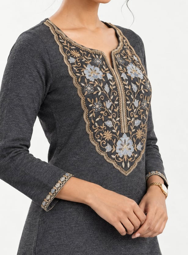 Women Embroidered Straight Winter Kurta