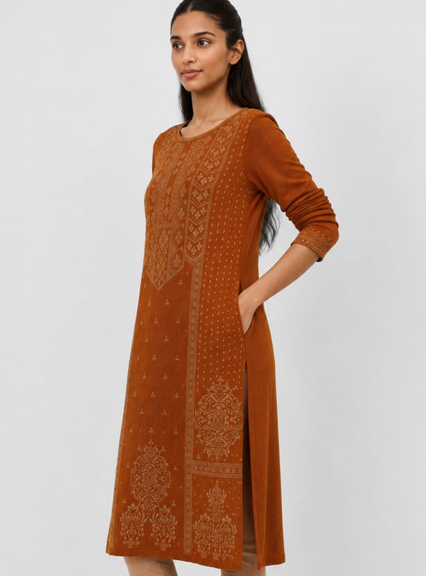 Women Embroidered Straight Winter Kurta