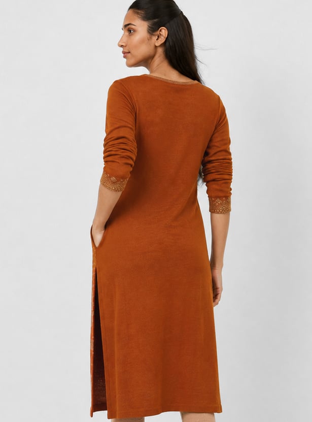 Women Embroidered Straight Winter Kurta