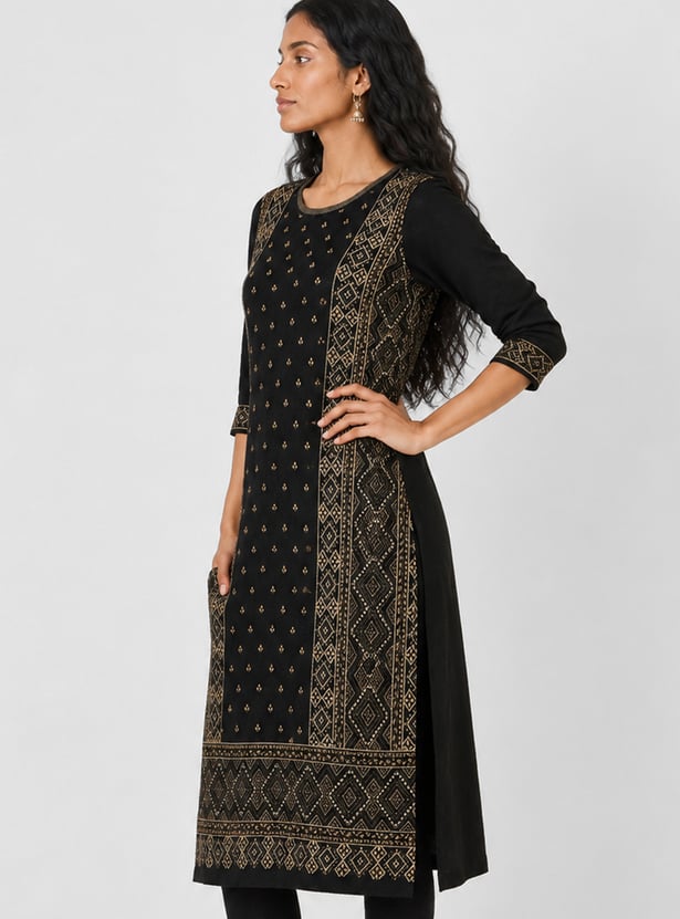 Women Embroidered Straight Winter Kurta