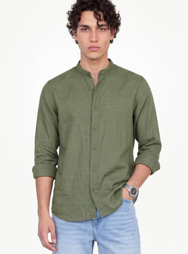 Men Solid Regular Fit Shirt
