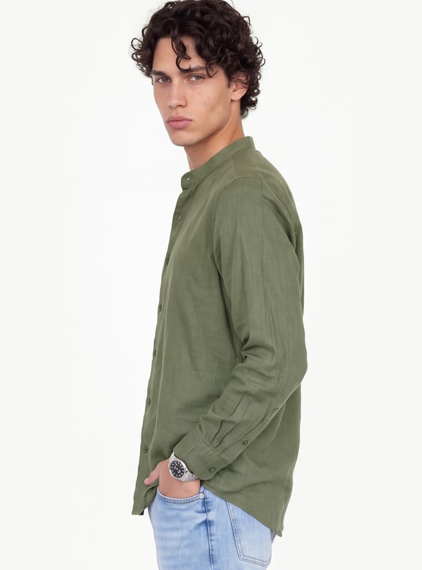 Men Solid Regular Fit Shirt