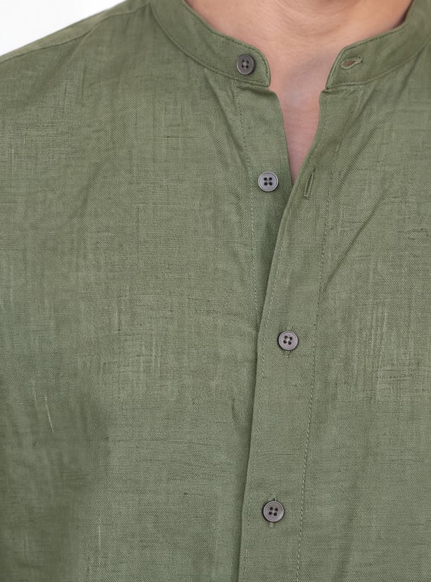 Men Solid Regular Fit Shirt