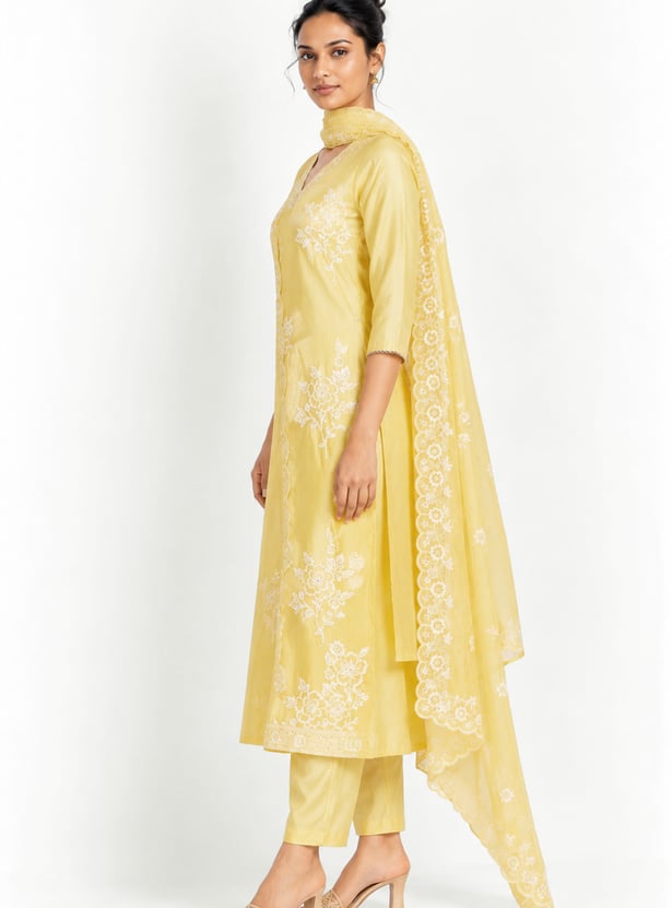 Women Embroidered Straight Kurta Set