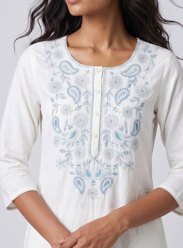 Women Embroidered Straight Kurta Set