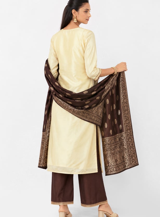 Women Embroidered Strsight Kurta Set