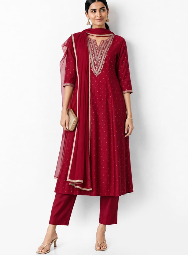 Women Embroidered Kalidar Kurta Set