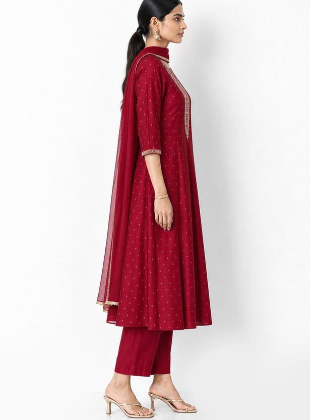 Women Embroidered Kalidar Kurta Set