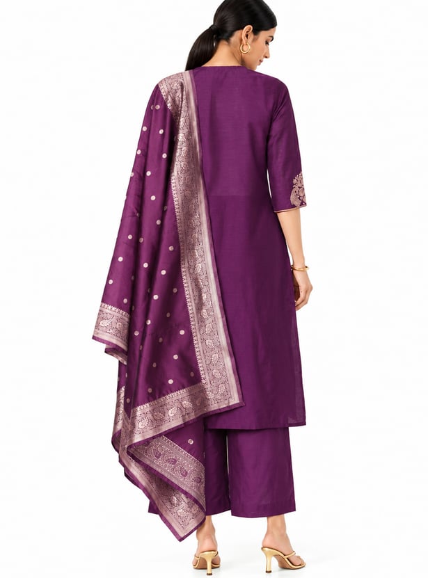 Women Embroidered Straight Kurta Set