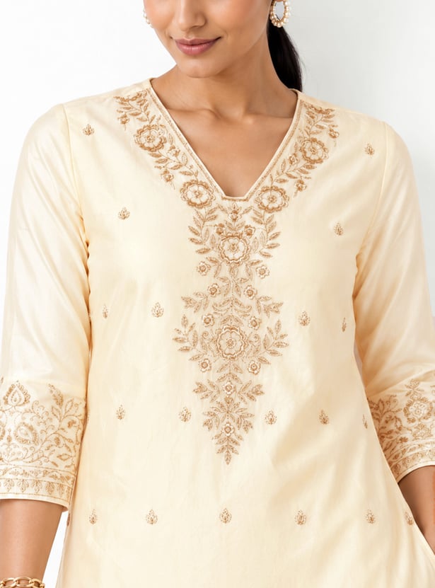 Women Embroidered Straight Kurta Set