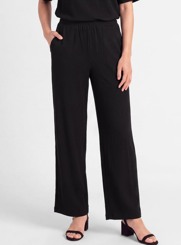 Women Textured Pull-on Pants