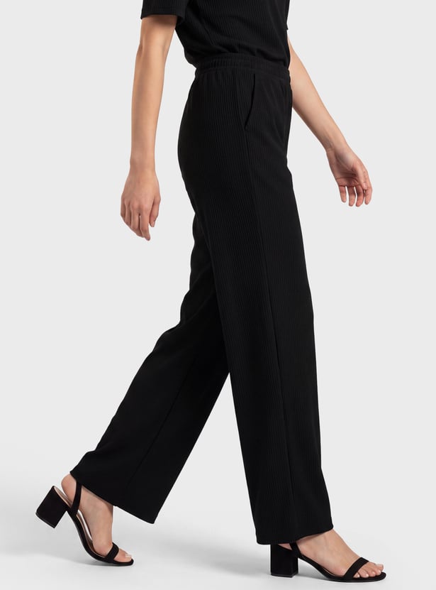 Women Textured Pull-on Pants