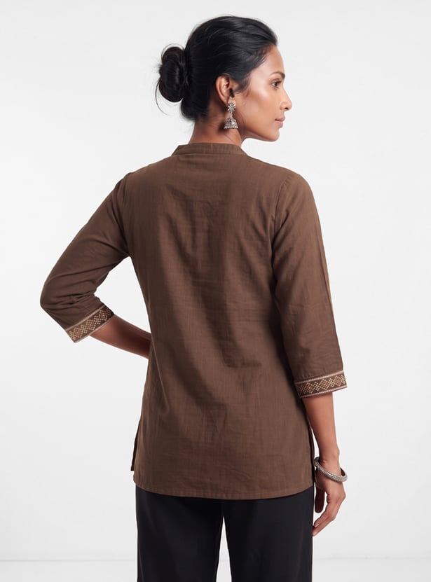 Women Embroidered Straight Kurti