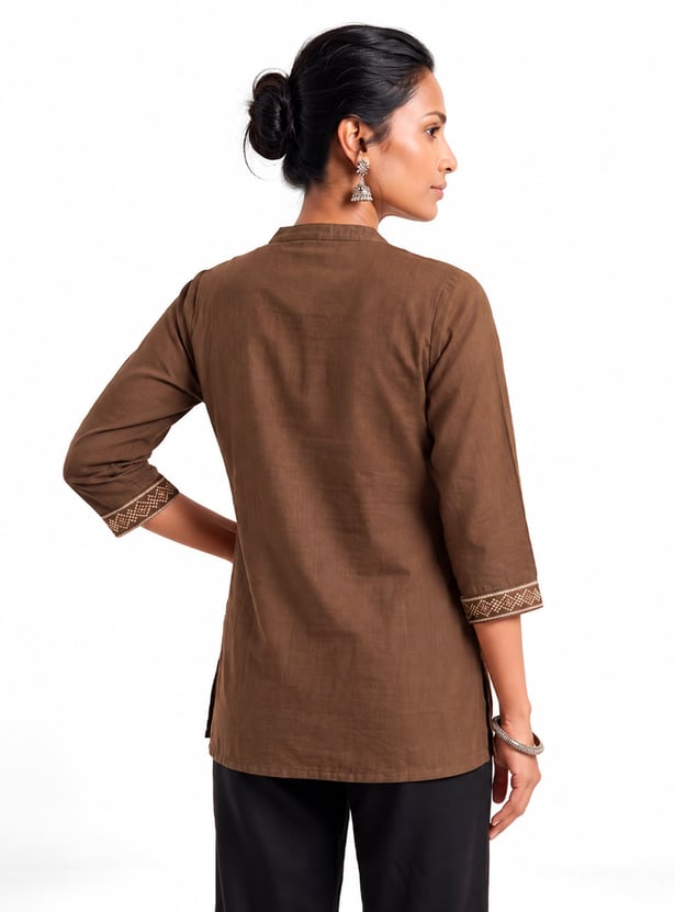 Women Embroidered Straight Kurti