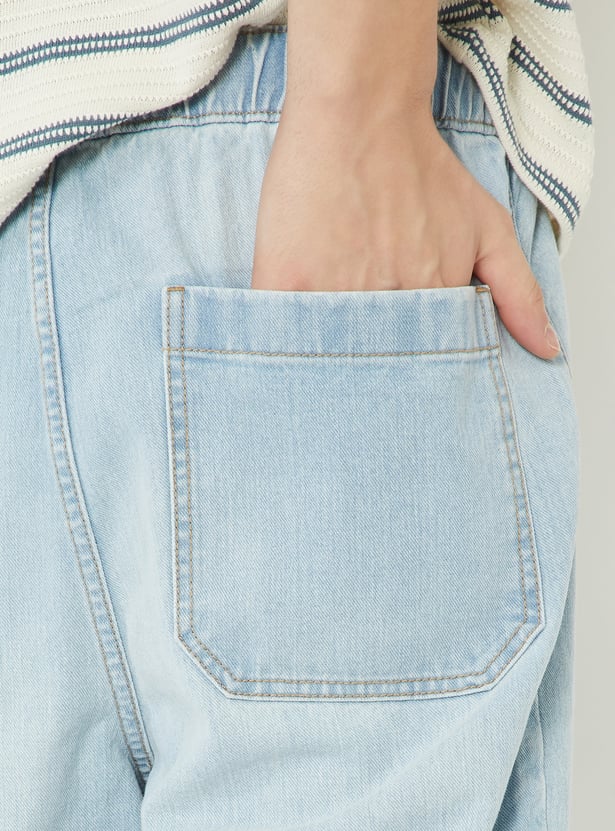 Men Light Wash Relaxed Fit Jeans