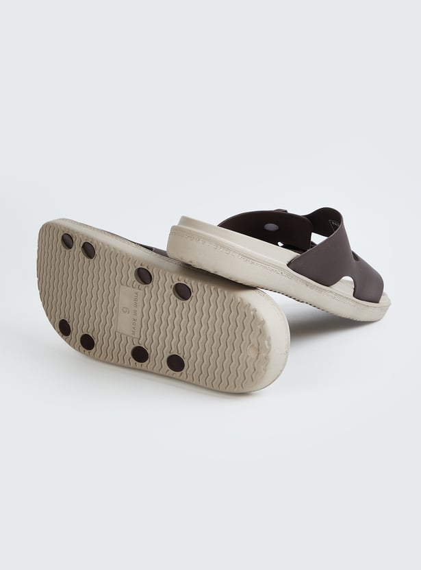Men Solid Sliders