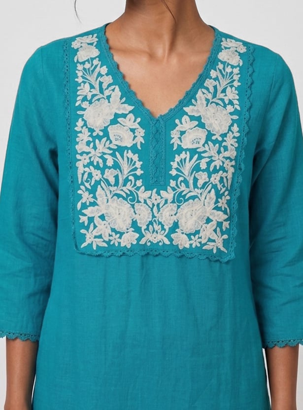 Women Embroidered Straight Kurta Set
