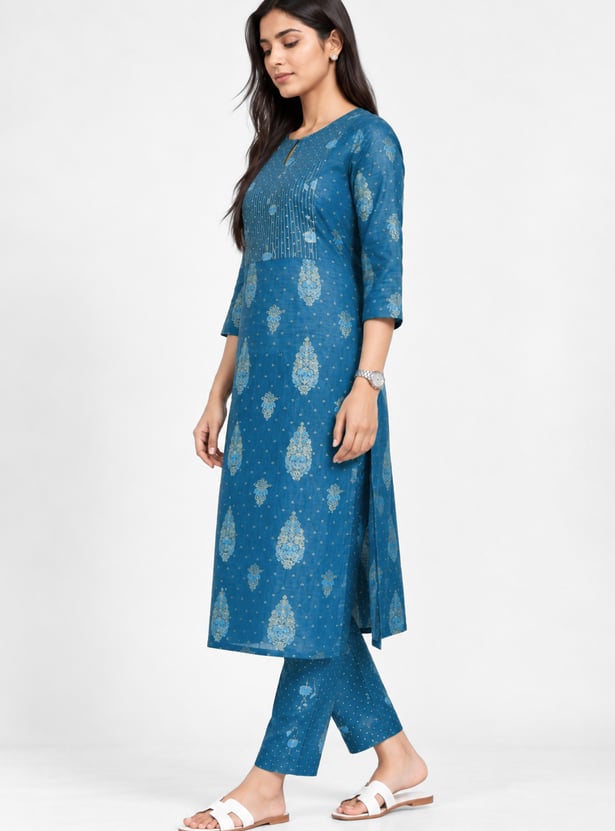 Women Foil Printed Straight Kurta Set