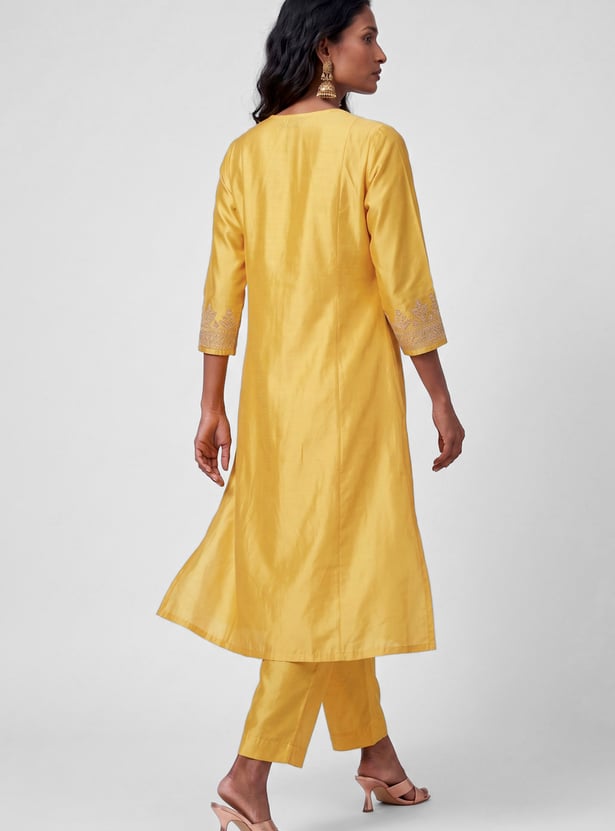 Women Embroidered Straight Kurta Set