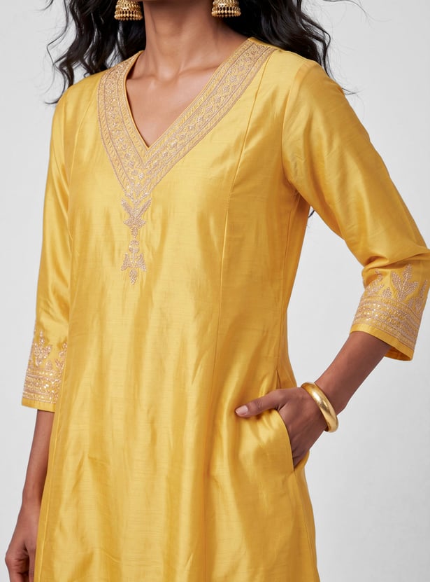 Women Embroidered Straight Kurta Set