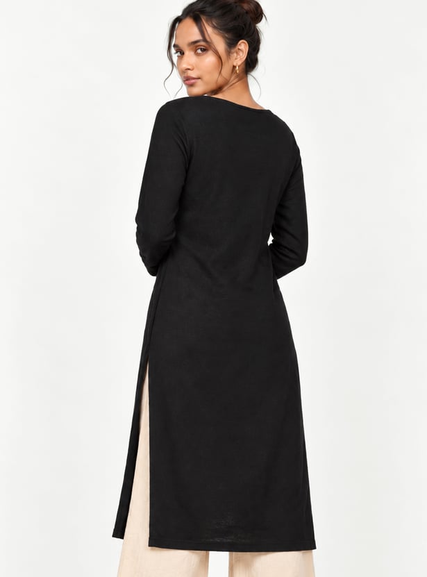 Women Embroidered Straight Winter Kurta