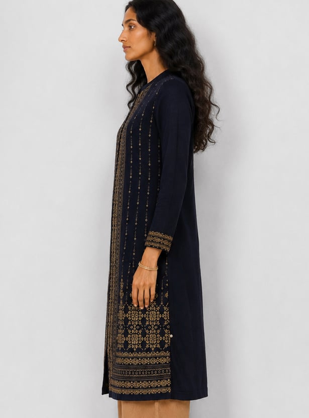 Women Embroidered Straight Winter Kurta