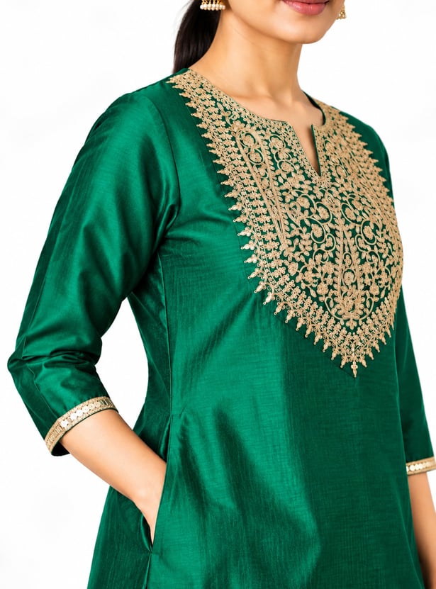 Women Embroidered Straight Kurta