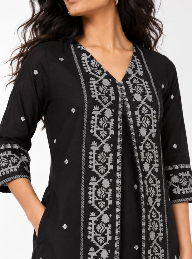 Women Ethnic Print Straight Kurta