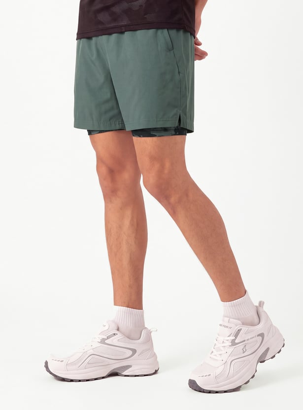Men Solid Sports Shorts