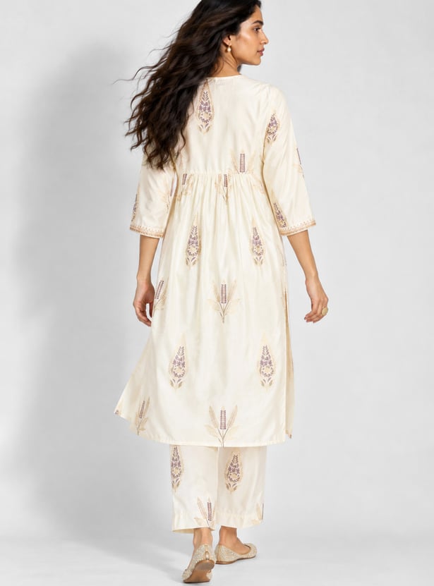 Women Embroidered Kurta Set