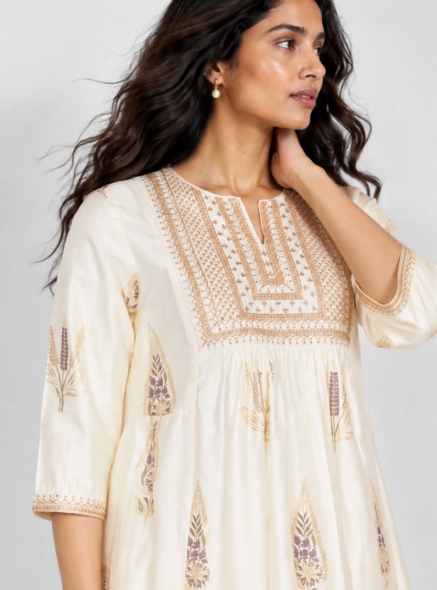Women Embroidered Kurta Set