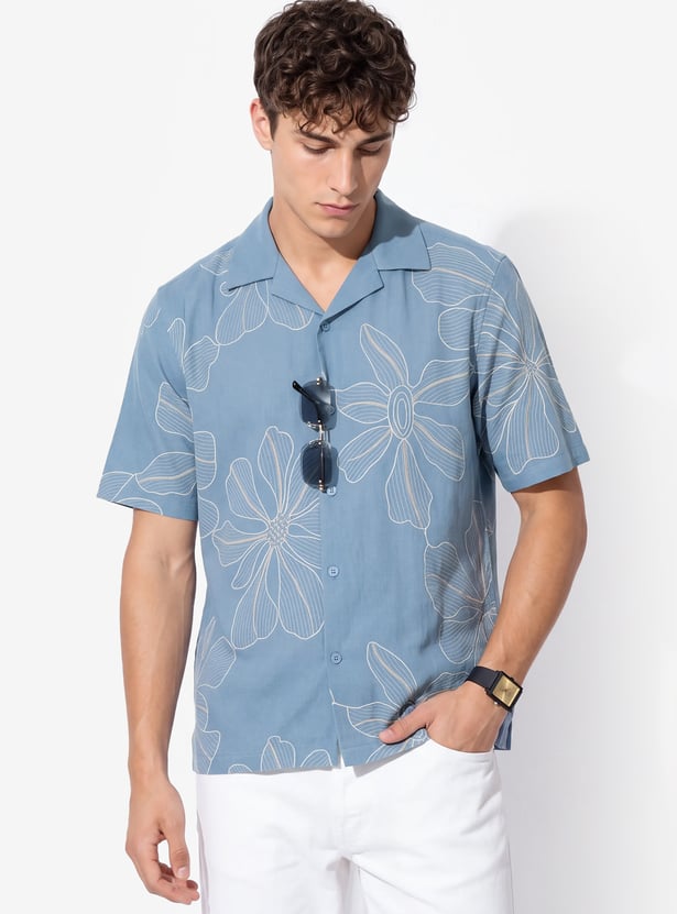 URB_N Men Floral Embroidery Resort Shirt
