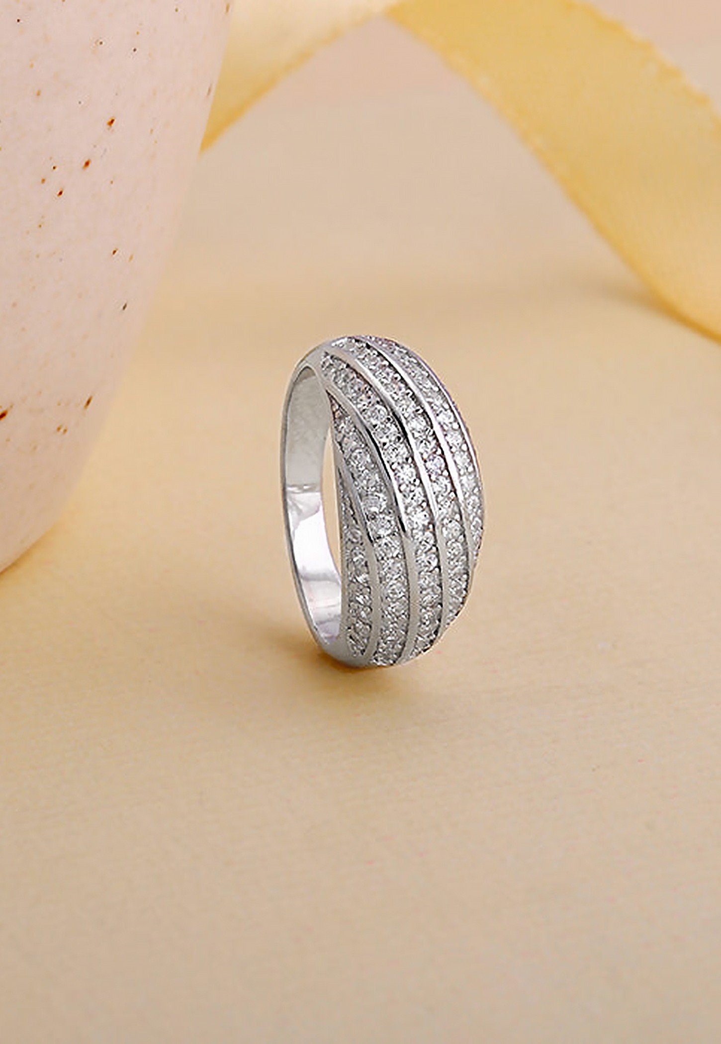 GIVA Sterling Silver Spired Dome Finger Ring