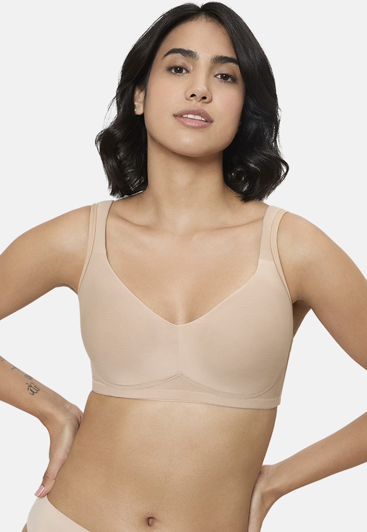 TRIUMPH Solid Non-Padded Non-Wired Minimizer Bra-picture-14