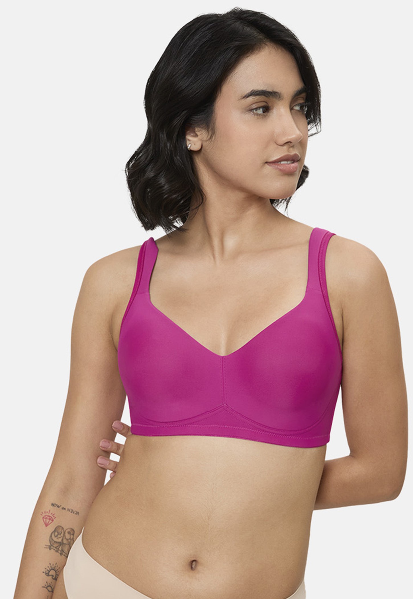 TRIUMPH Solid Non-Padded Non-Wired Minimizer Bra-picture-13